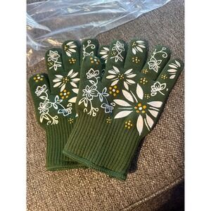 TARA TESHER BRAND NEW CLASSIC GREEN OVEN GLOVES w/YELLOW SILICONE ACCENTS …NIP